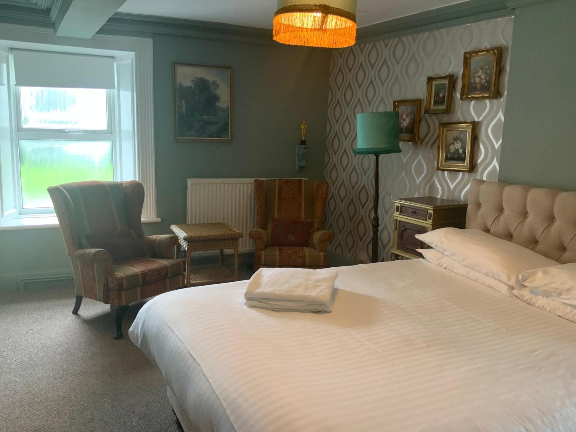 Hotel The White House Sennybridge Habitación foto